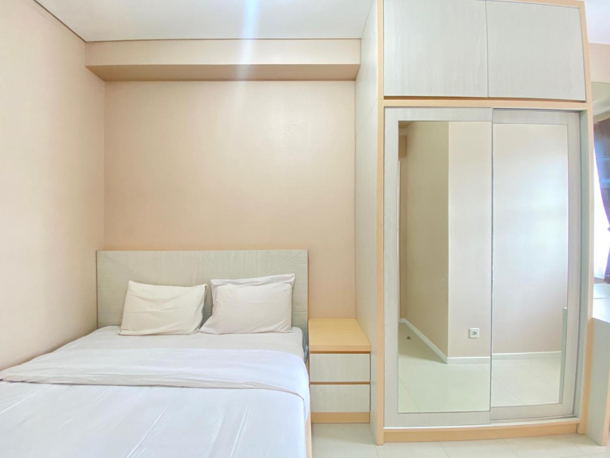 Cozy And Minimalist 2br At Parahyangan By Travelio Bandung